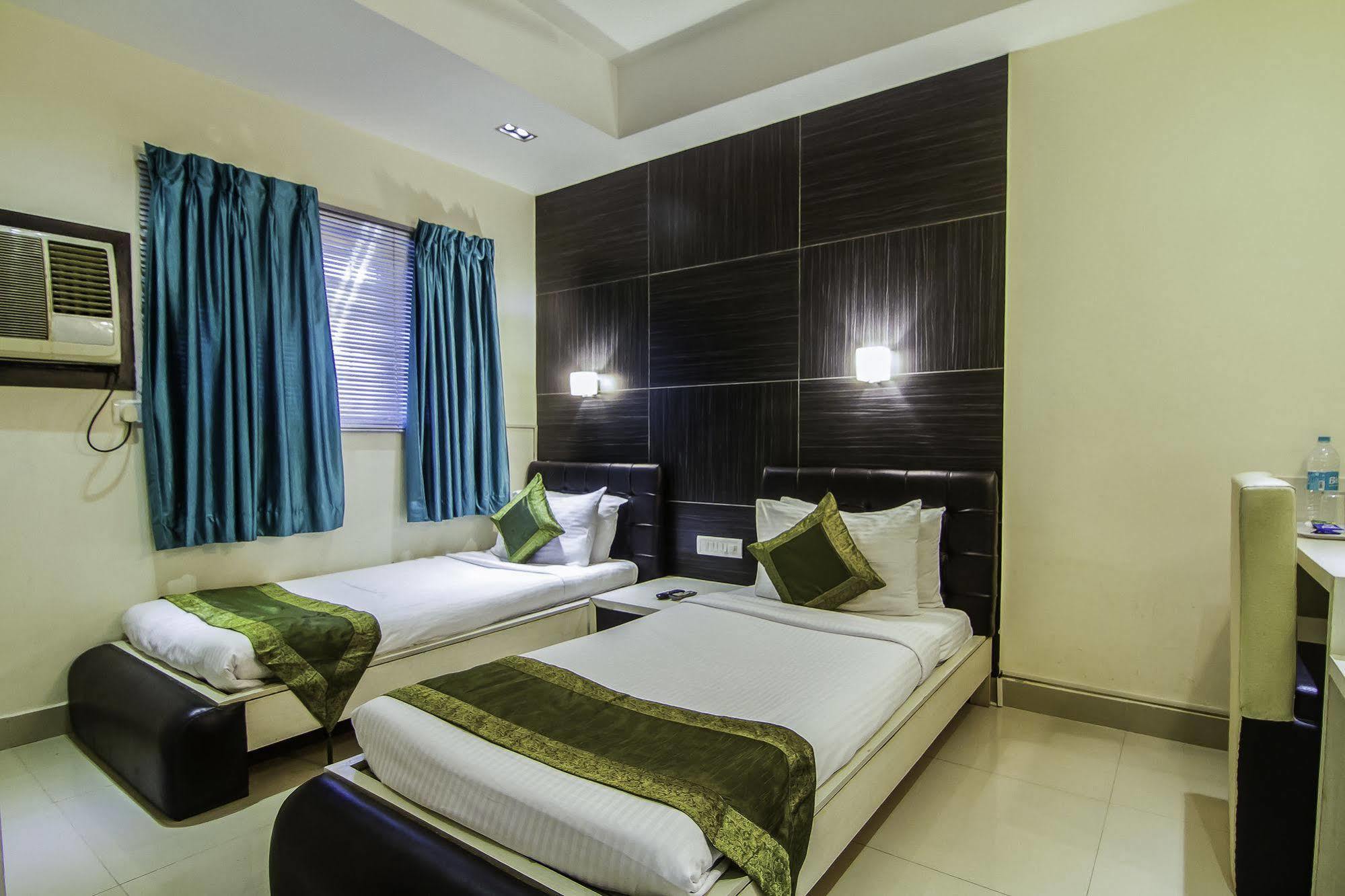 Treebo Trip Hive Hotell Chennai Exteriör bild